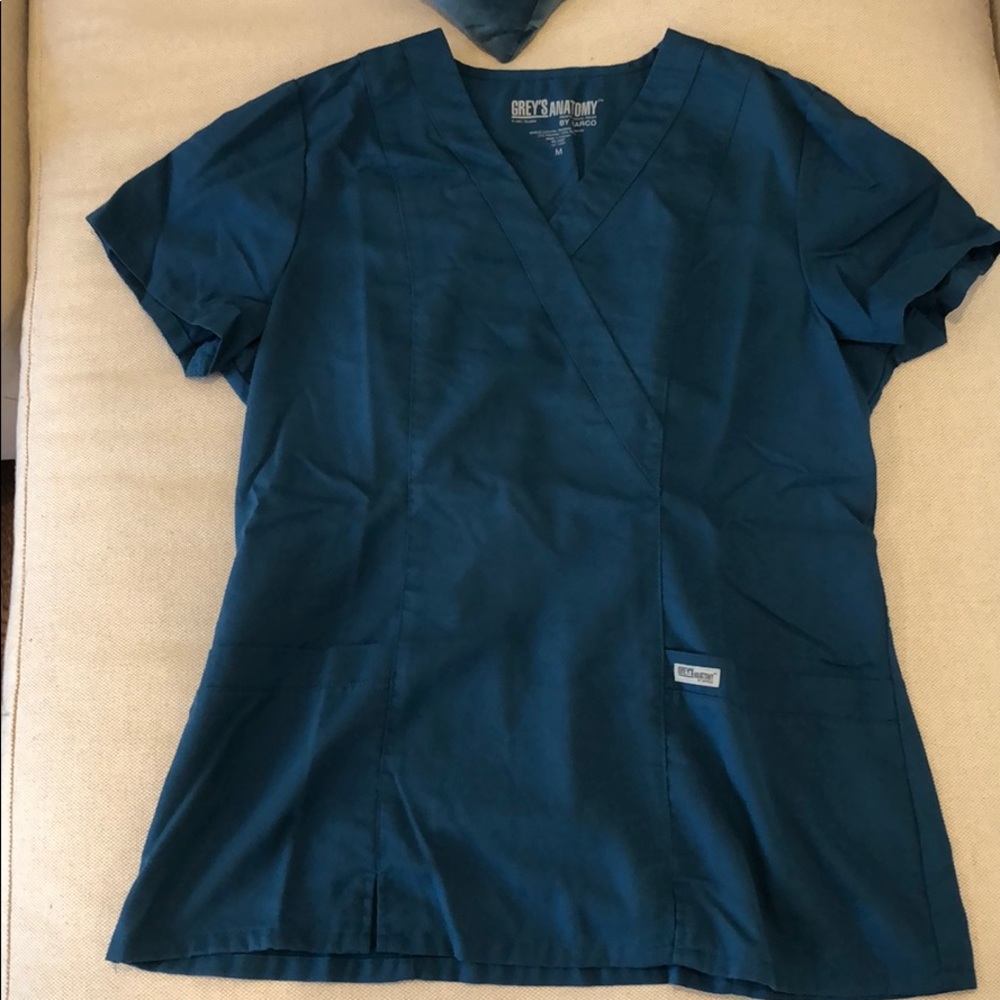 Scrub top